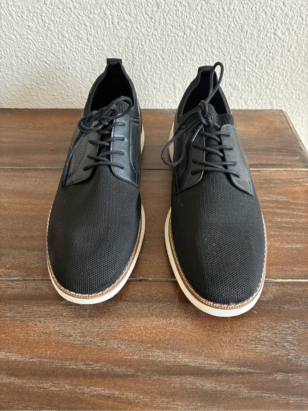 Sonoma Black Knit Lace-Up Oxfords with Contrasting Sole